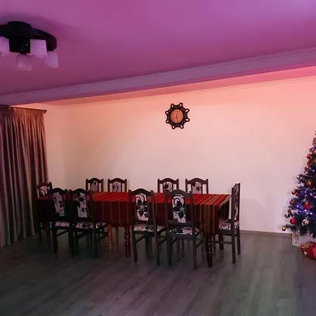 Etshen Haus Mykulytschyn